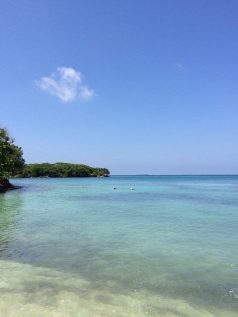 Warm water and clear sky at Gentedemar Resort