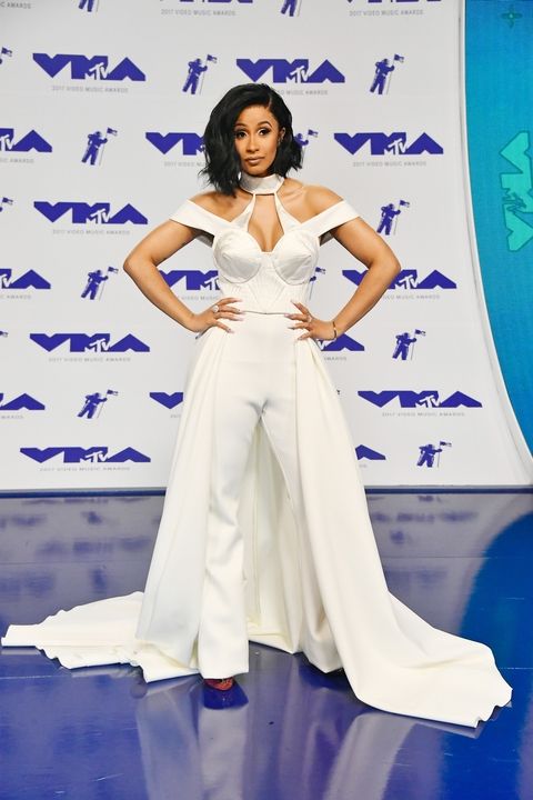004-vmas-red-carpet-2017-1503872302 cardi b